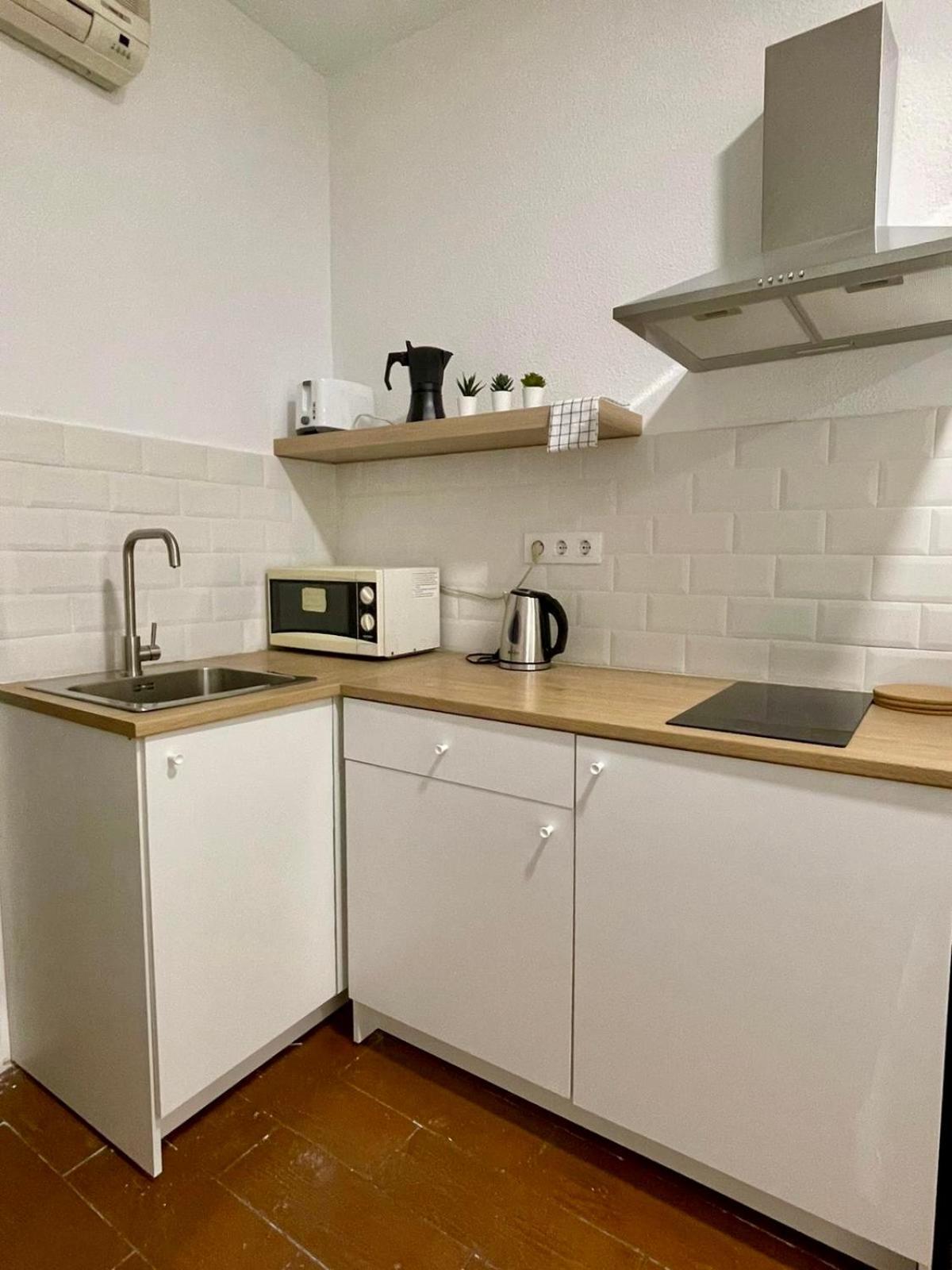 Rooms Caceres Мадрид Екстериор снимка
